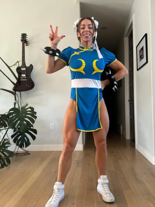 10 Halloween Chun Li Cosplay