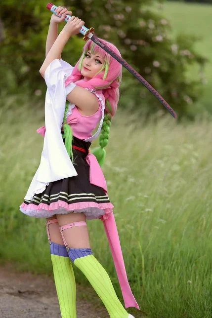 15 Mitsuri Cosplay