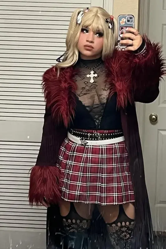 18 Misa Aname Costume Edited 1