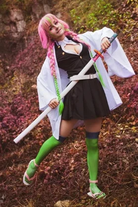 19 Mitsuri Cosplay