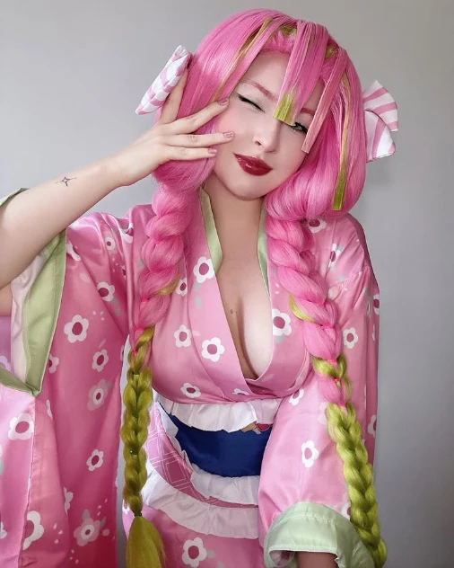 2 Mitsuri Cosplay