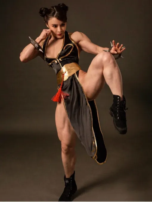 3 Bodybuilder Chun Li Cosplay