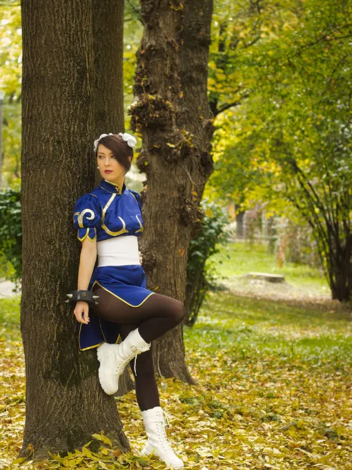 4 Adult Chun Li Cosplayer