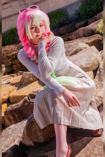 4 Mitsuri Cosplay