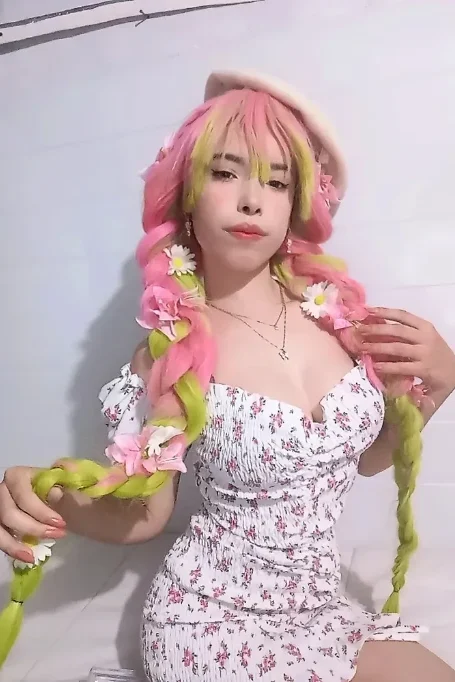 7 Mitsuri Cosplay