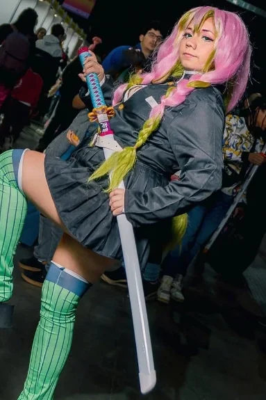 9 Mitsuri Cosplay